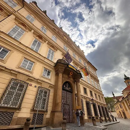 Boutique In Mala Strana Below The Castle * Praga